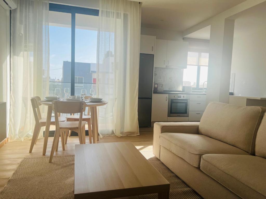 O bucătărie sau chicinetă la Brisa Suites