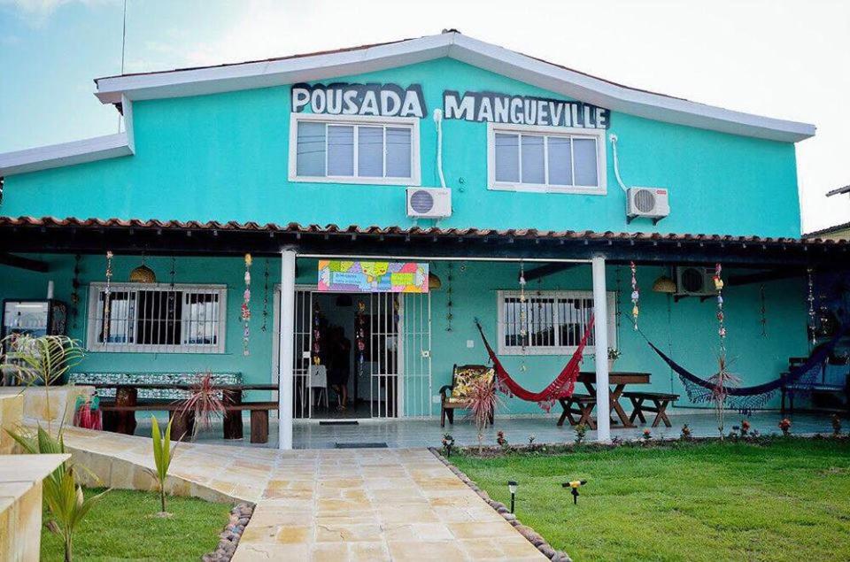 Majoituspaikan Mangueville julkisivu tai sisäänkäynti