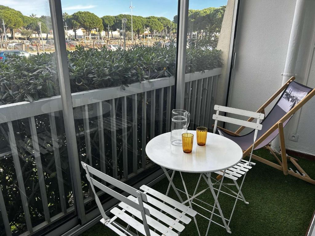 Studio cabine 4 pers à Port Camargue avec terrasse et parking privé