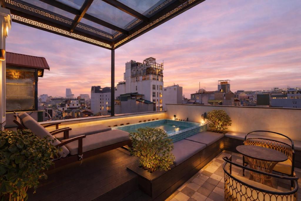 Minerva Premium Hotel - Housity