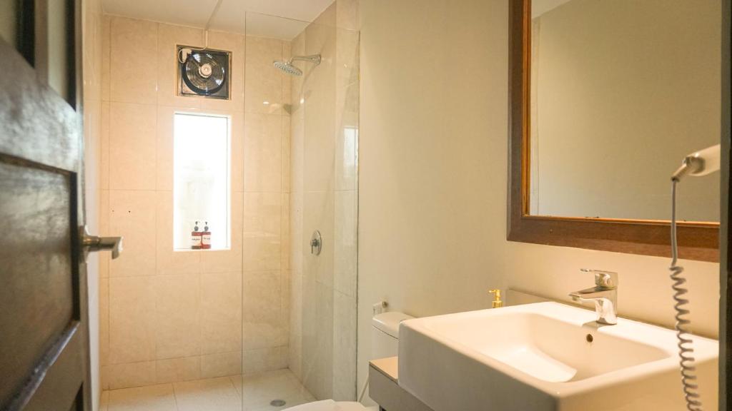 Puri Rinjani Bungalows - 15