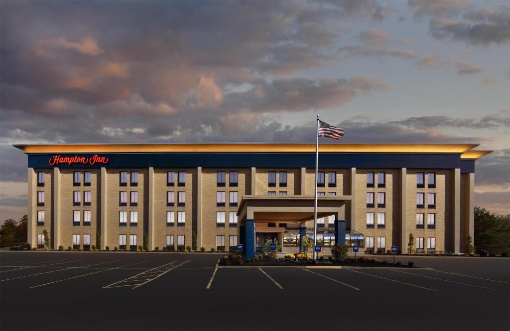 Hampton Inn Cleveland-Solon photo