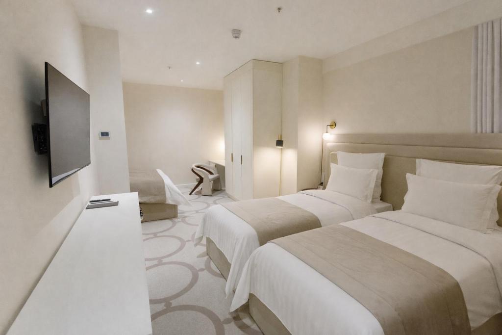 Ambassadori Tbilisi Hotel - 