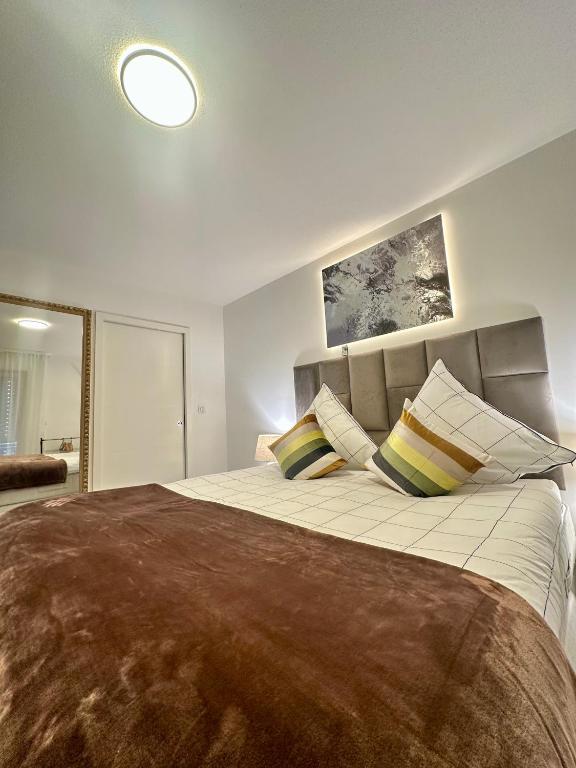 Holiday Suite City Center Airport Swiss Border Shopping mall – photo 2