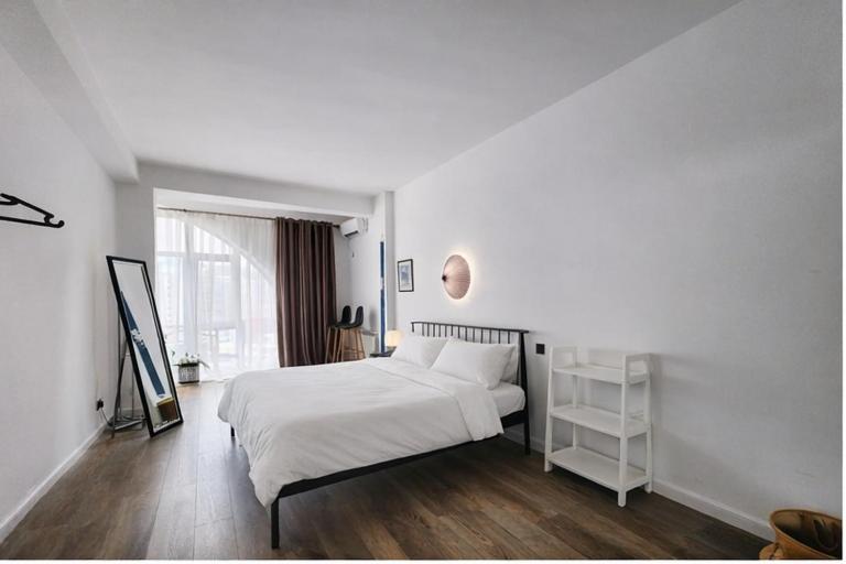 Bright Cozy City Retreat