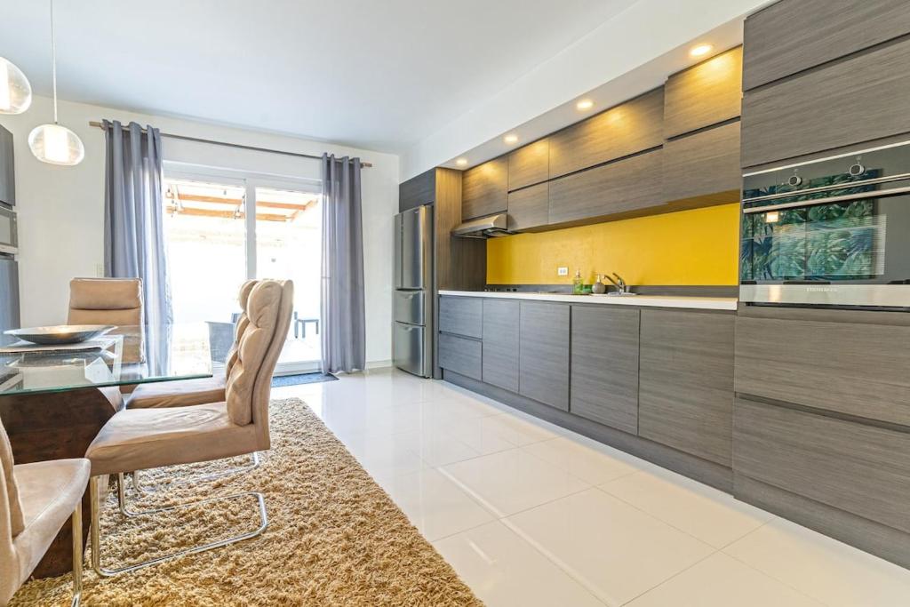 Ojanea Home
