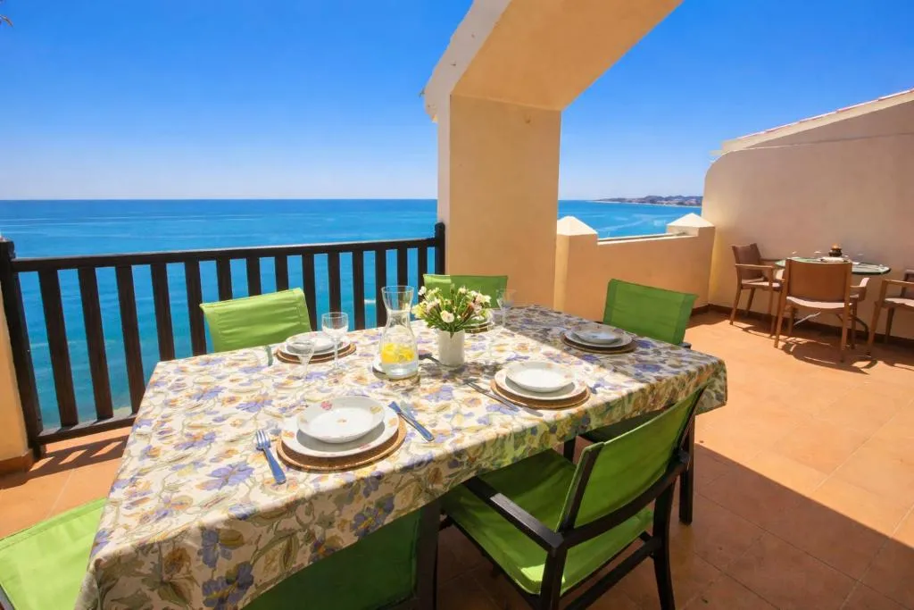 The Panoramic Penthouse of Art