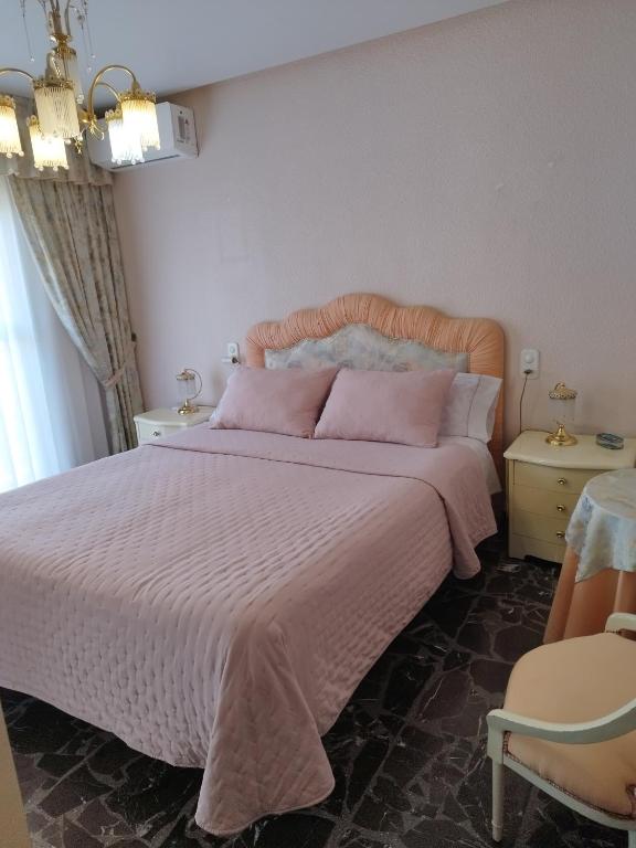 Elche Holidays - Housity