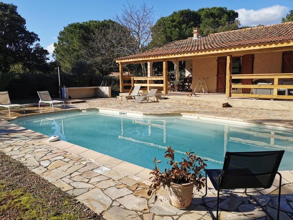 Charmante Villa Privée avec Piscine