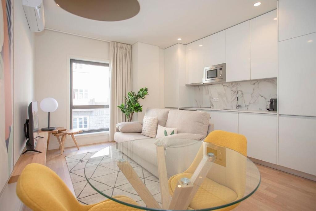 Liiiving in Porto - City Design Apartments