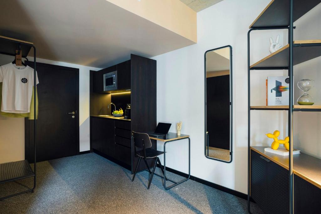 The Social Hub Porto Extended Stay - 2