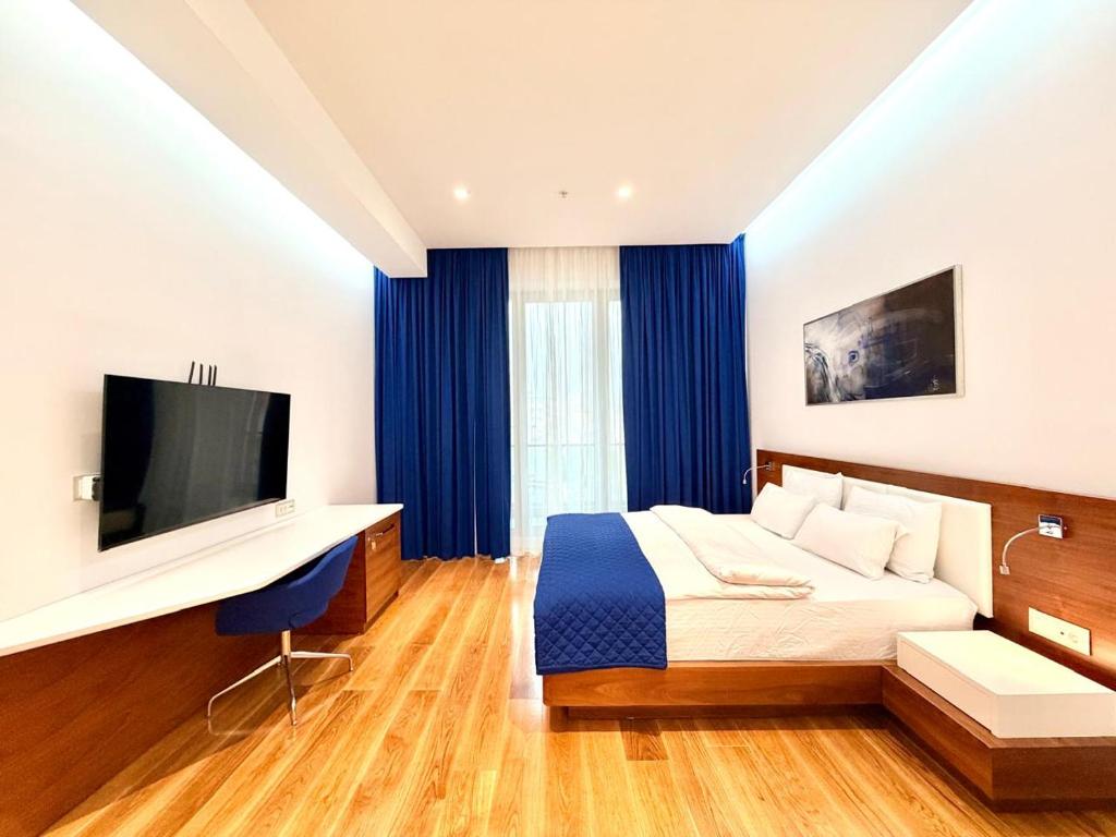 Condo Studio Plaza - 2