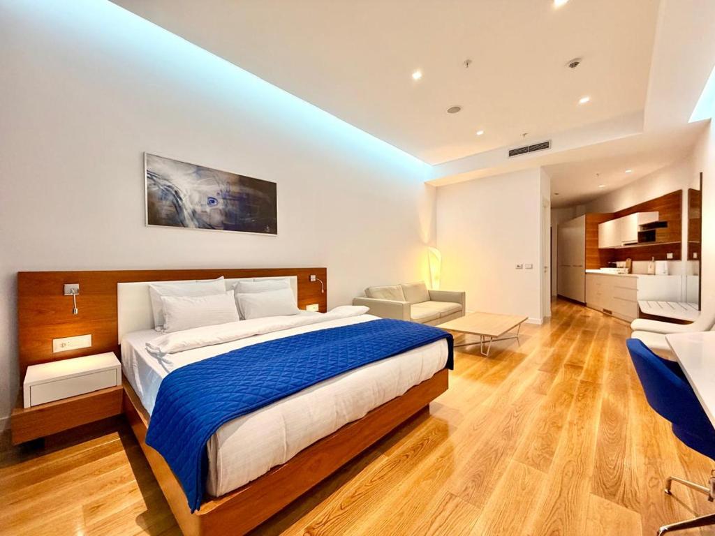 Condo Studio Plaza - 5