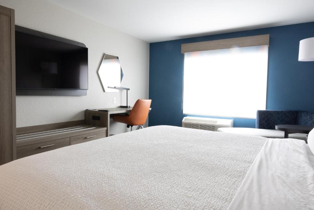 Holiday Inn Express & Suites Mansfield - Ontario by IHG photo