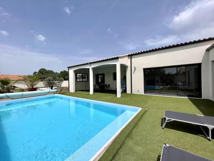 Piscina a Villa Bella o a prop