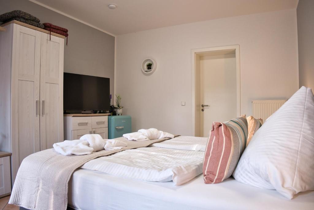 Gallery image of Doppelzimmer 2 Hechtsuppe by Pharus Appartements in Koserow