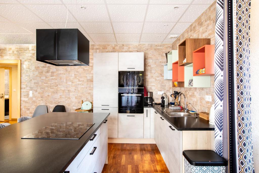 Appartement climatisé, 4 suites parentales et grande terrasse – photo 11