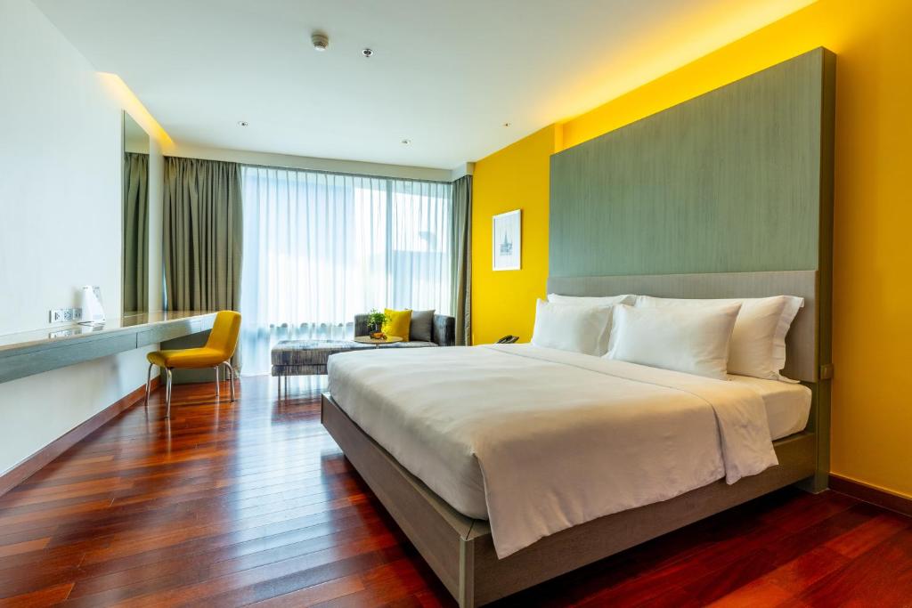 LiT BANGKOK Hotel 2