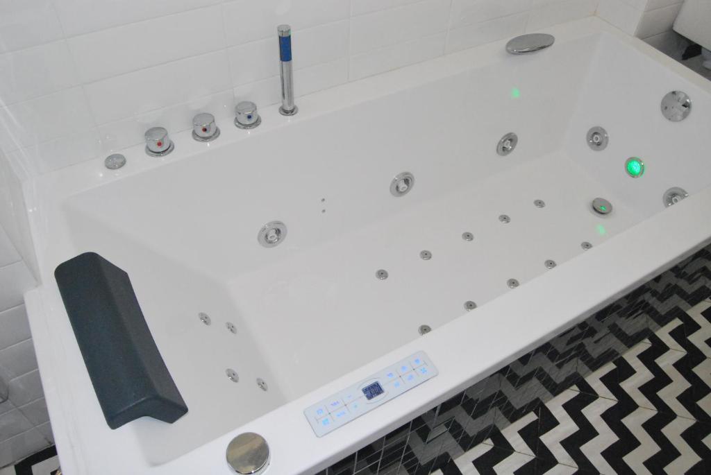 Ku terraza PARKING - Jacuzzi privado en la habitación en Murcia