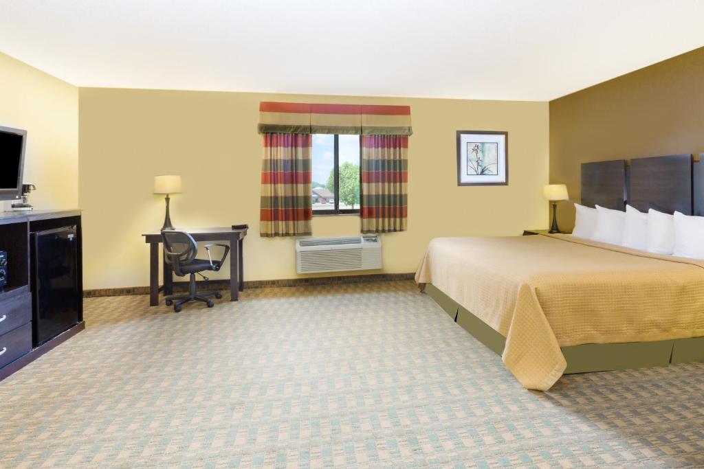 Econo Lodge Inn & Suites Yankton - 1 Cama King, Suite Estudio, Para No Fumadores