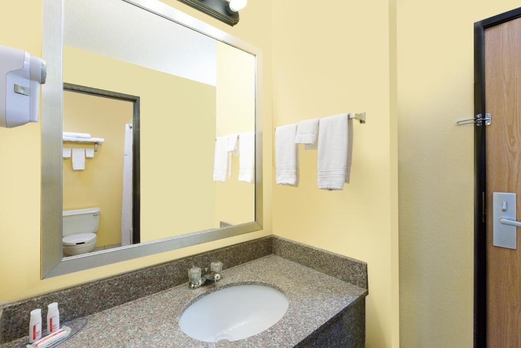 Econo Lodge Inn & Suites Yankton - Habitación Con 2 Camas Grandes - No Fumadores