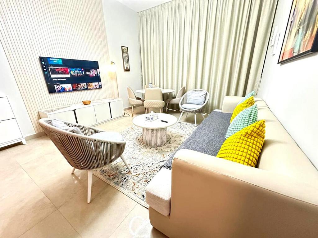 فضای داخلی Stylish 1BR in Sparkle Towers Dubai Marina Escape در دبی - تصویر ۳