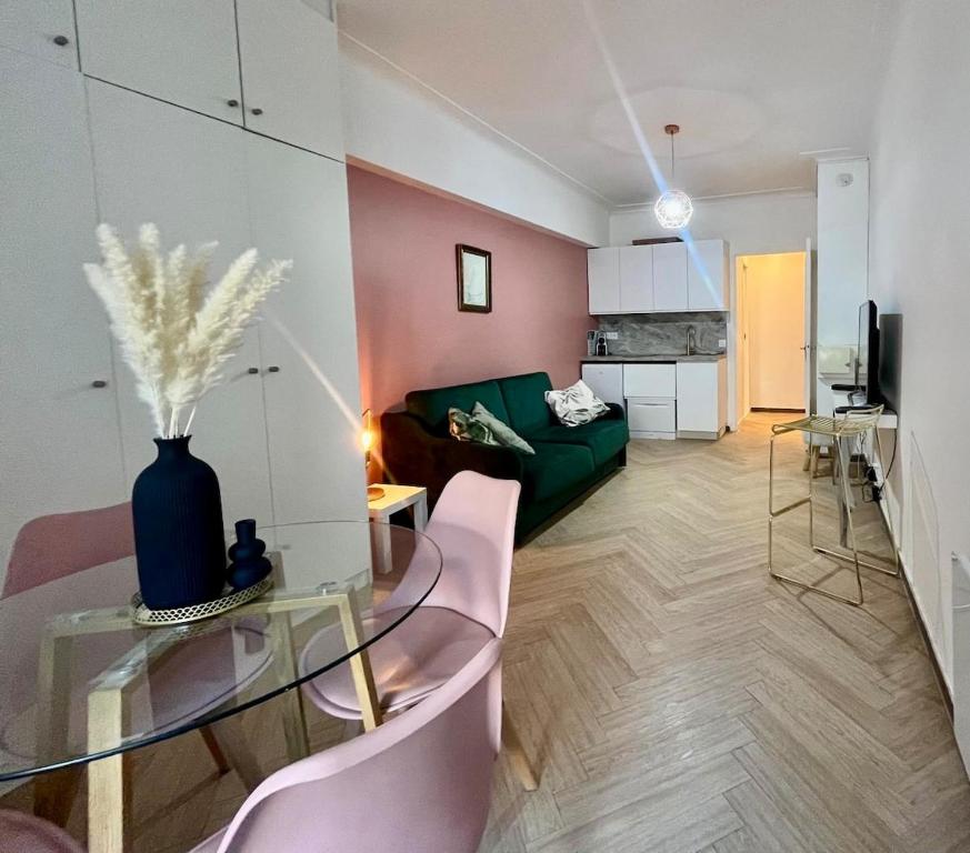 Nice Center Quiet Apartment Pedestrian Street Near Promenade 4 Sleeps