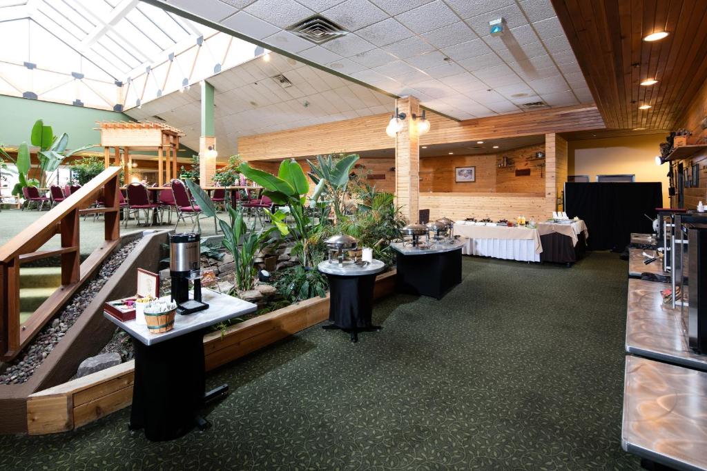 Red Lion Hotel Kalispell photo