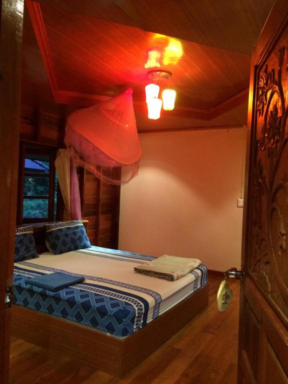 Namtok Bungalows - 12