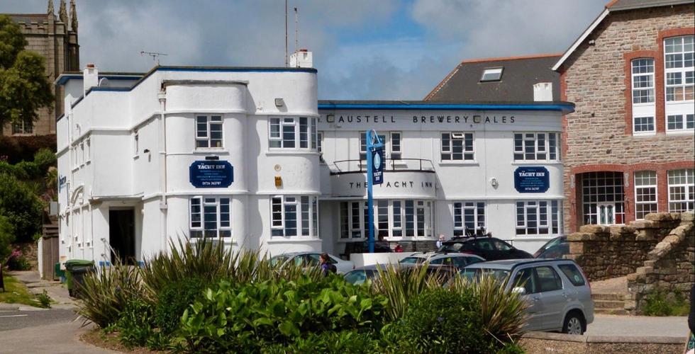 The Yacht Inn - Housity