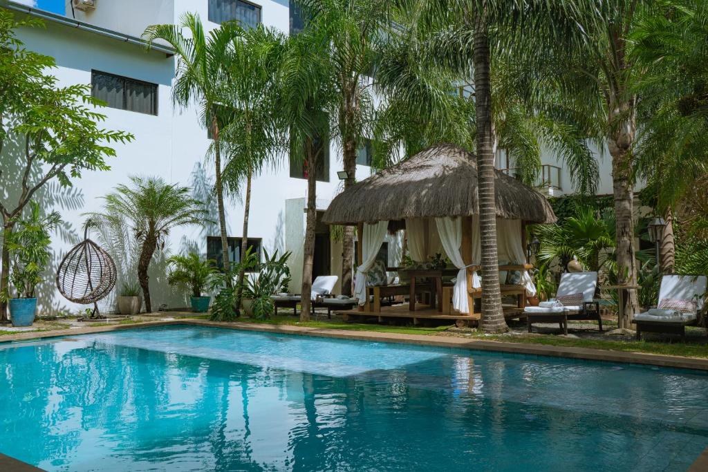 Dos Lunas Aparthotel