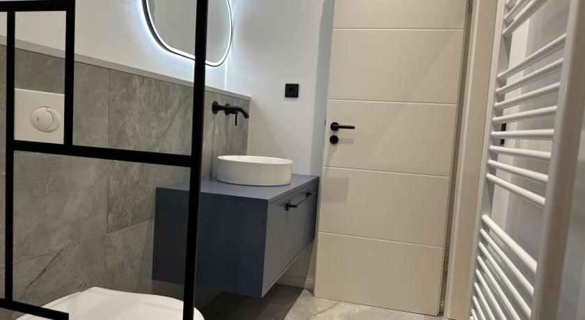 Hotel zur Post Dabringhausen - Quiet Business Hotel near Cologne and Dusseldorf Trade Fairs - Single Room - Disability Access