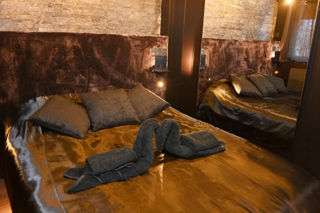 BATROOM Suite Batman Balnéo & Salle Cinéma — photo 2