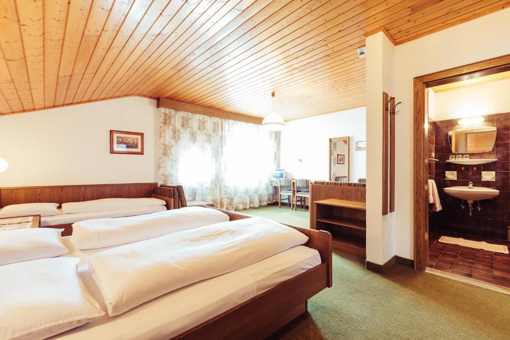 Pension Stern - Habitación Triple Con Baño