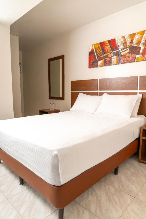 Hotel Benidorm Panama - Housity