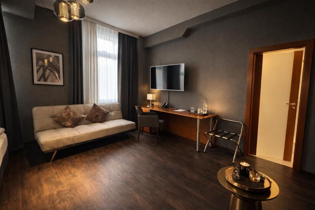 Hotel Bayrischer Hof - Superior Double Room