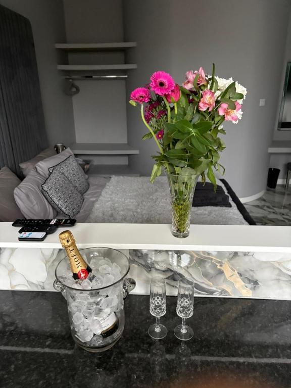 The Norwich Hideaway - Private Hot Tub photo