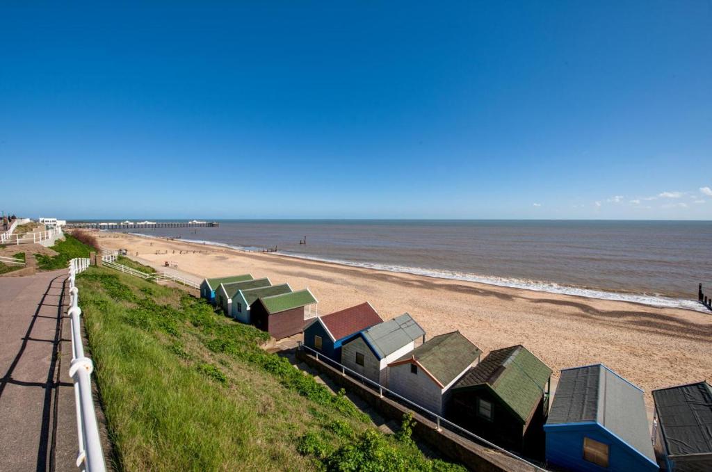 3 Bed in Southwold oc-marl 8