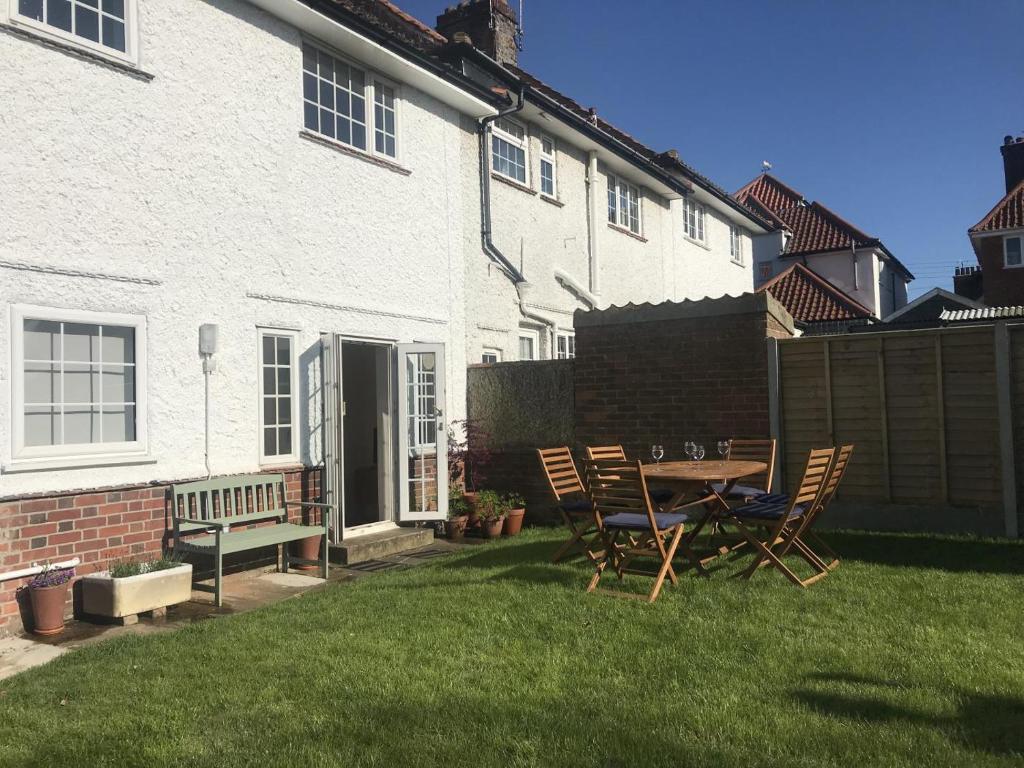 3 Bed in Southwold oc-marl 5
