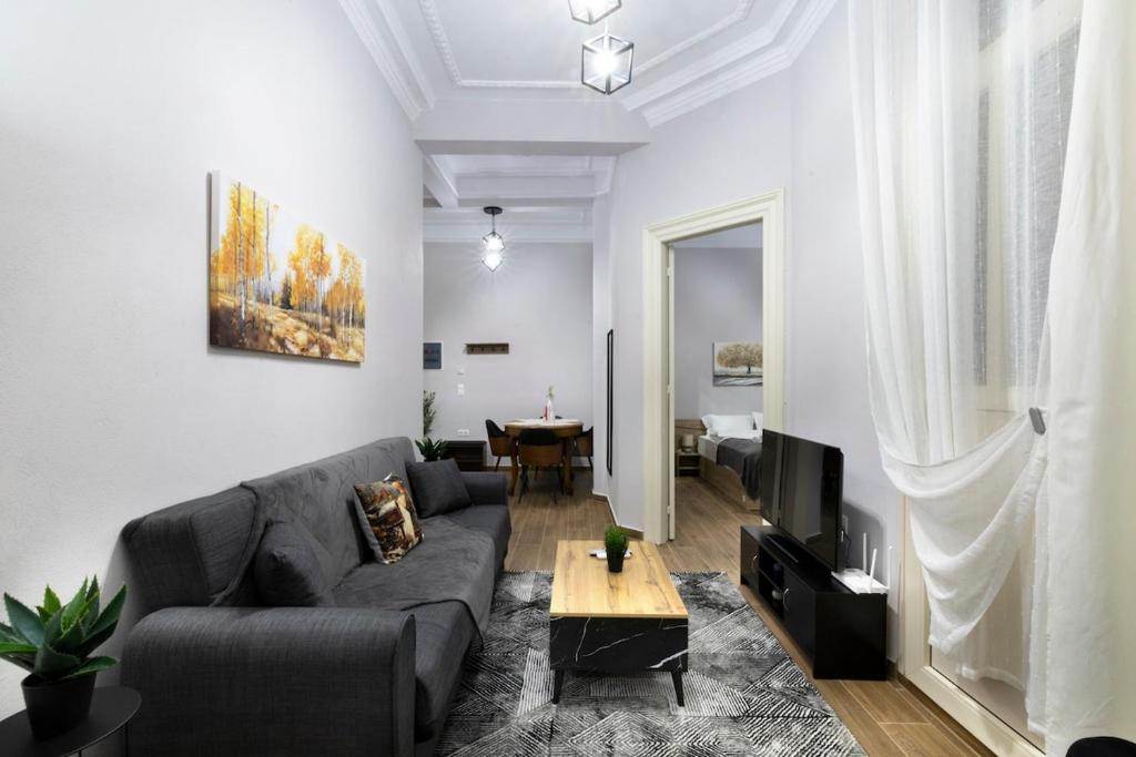 Гостиная зона в AD Neoclassical Boutique 2BR Apartment