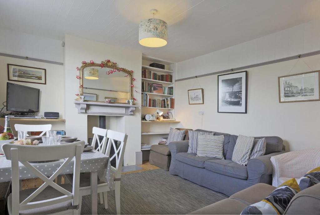 4 Bed in Southwold oc-hbr 7