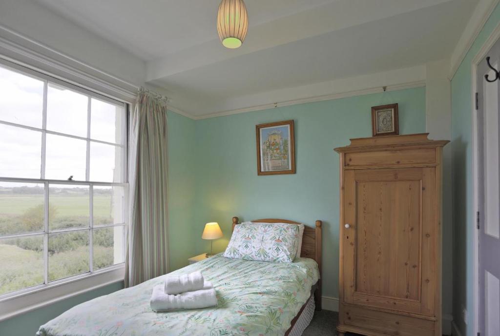 4 Bed in Southwold oc-hbr 6