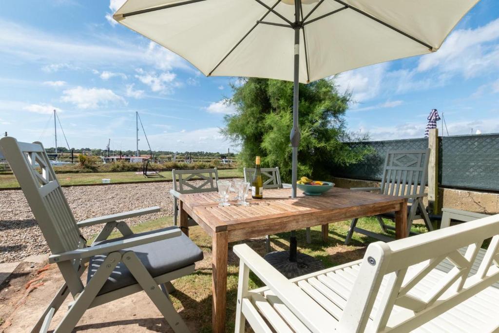 4 Bed in Southwold oc-hbr 8