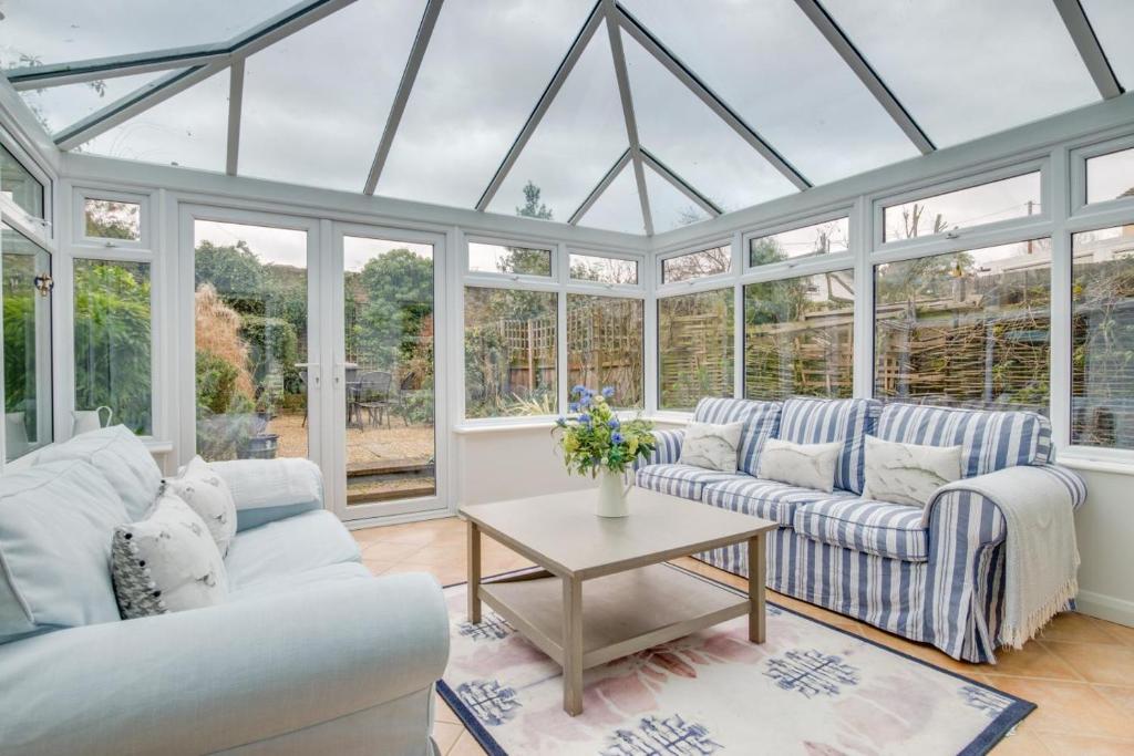 2 Bed in Woodbridge oc-g23 8