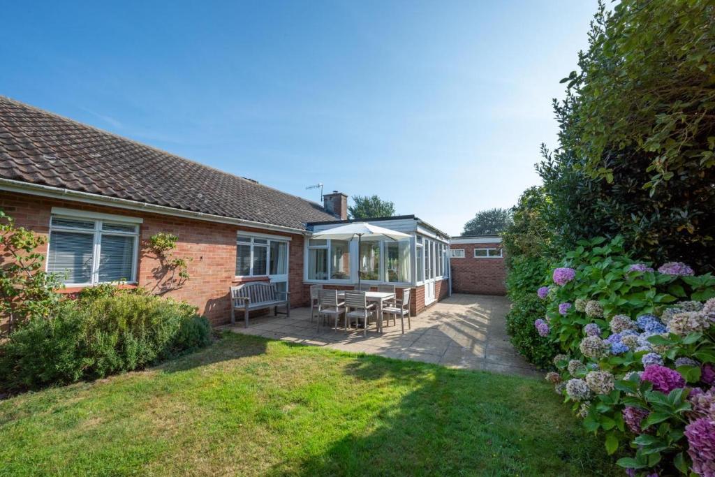 3 Bed in Aldeburgh oc-spr 6