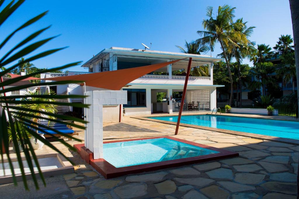 Bazén v ubytování Paradise Resort Apartments nebo v jeho okolí