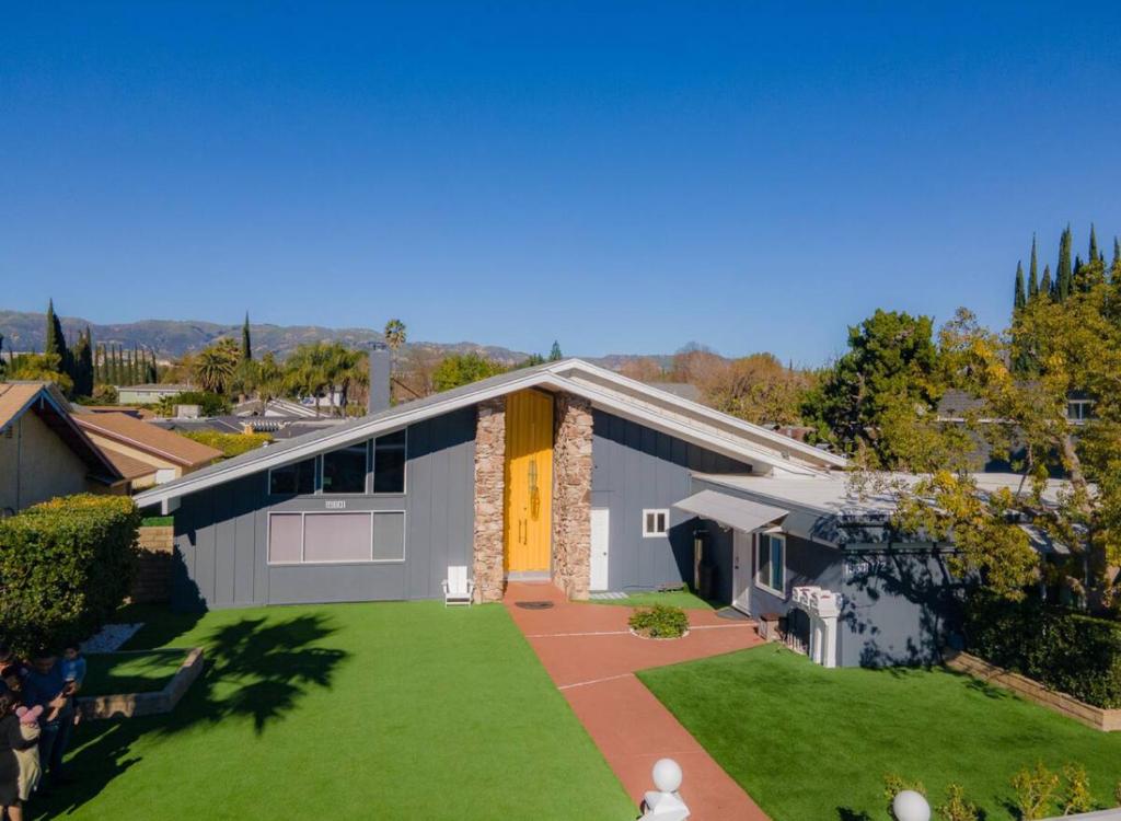 an aerial view of a house with a lawn at silver in Chatsworth