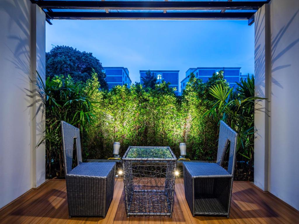 Atelier Suites - King Room With Garden View