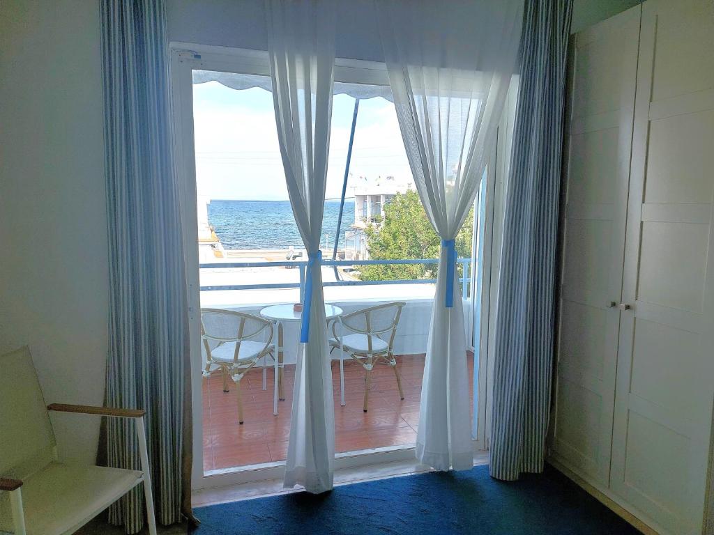 Seafront Studios and Apartments - 1