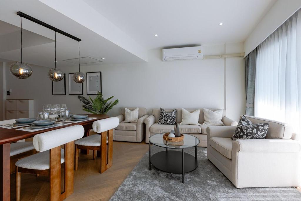Photo inspiration: Gallery Detail: Luxury Penthouse Condo 2 Br With Cnx View 치앙마이 2026년